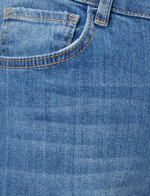 (джинсы) Материал %99 хлопок, %1 эластан Параметры модели: рост: 178 cm, грудь: 86, талия: 61, бедра: 89 Надет размер: 27/32