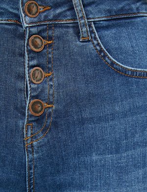 (джинсы) Материал %98 хлопок, %2 эластан Параметры модели: рост: 176 cm, грудь: 84, талия: 60, бедра: 90 Надет размер: 27/32