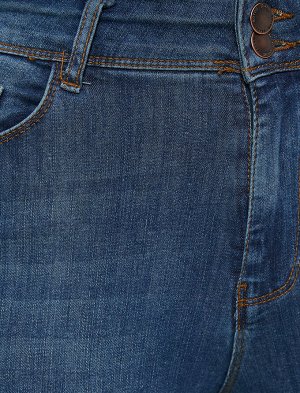 (джинсы) Материал %98 хлопок, %2 эластан Параметры модели: рост: 180 cm, грудь: 87, талия: 60, бедра: 90 Надет размер: 27/32