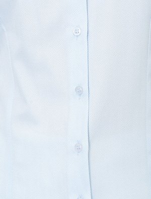рубашки Материал %56 хлопок, %44 полиэстер Параметры модели: рост: 176 cm, грудь: 84, талия: 60, бедра: 90 Надет размер: 36