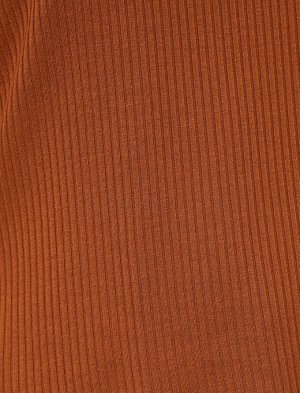 футболки Материал %95 Вискоз, %5 эластан Параметры модели: рост: 177 cm, грудь: 88, талия: 61, бедра: 90 Надет размер: S