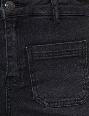 (джинсы) Материал %98.1 хлопок, %1.9 эластан Параметры модели: рост: 177 cm, грудь: 82, талия: 61, бедра: 88 Надет размер: 27/32