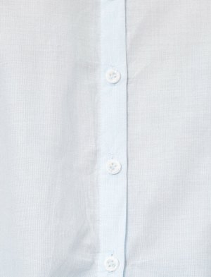 рубашки Материал %100 хлопок Параметры модели: рост: 177 cm, грудь: 88, талия: 61, бедра: 90 Надет размер: 36