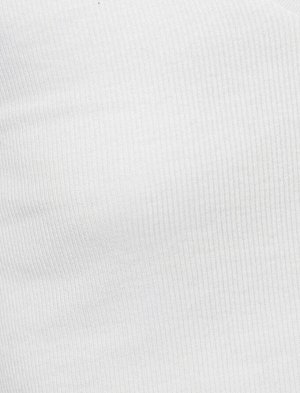 футболки Материал %95 хлопок, %5 эластан Параметры модели: рост: 177 cm, грудь: 80, талия: 56, бедра: 87 Надет размер: S
