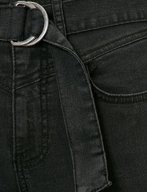 (джинсы) Материал %74 хлопок, %24 полиэстер, %2 эластан Параметры модели: рост: 175 cm, грудь: 82, талия: 60, бедра: 90 Надет размер: 27/32