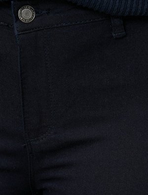 брюки Материал %66 хлопок, %32 полиэстер, %2 эластан Параметры модели: рост: 179 cm, грудь: 82, талия: 60, бедра: 87 Надет размер: 36