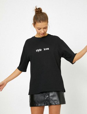 футболки Материал Ana Kumas %100 хлопок Параметры модели: рост: 177 cm, грудь: 85, талия: 61, бедра: 88 Надет размер: S