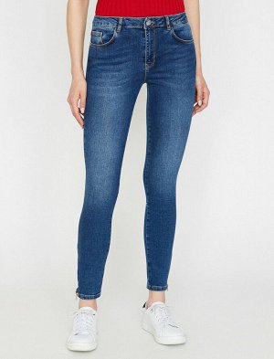 (джинсы) Материал %98 хлопок, %2 эластан Параметры модели: рост: 176 cm, грудь: 82, талия: 60, бедра: 90 Надет размер: 27/32