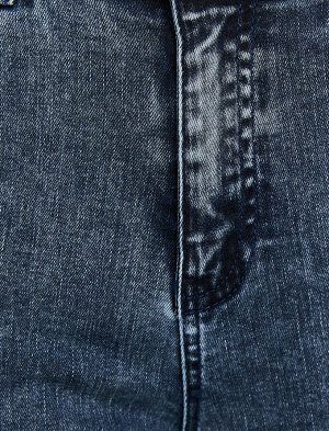 (джинсы) Материал %99 хлопок, %1 эластан Параметры модели: рост: 16 cm, грудь: 86, талия: 60, бедра: 90 Надет размер: 27/32