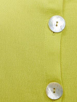 рубашки Материал %100 Вискоз Параметры модели: рост: 176 cm, грудь: 86, талия: 60, бедра: 90 Надет размер: 36