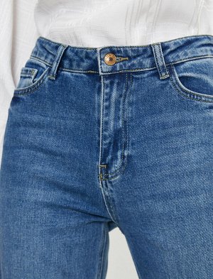 (джинсы) Материал %99 хлопок, %1 эластан Параметры модели: рост: 178 cm, грудь: 80, талия: 58, бедра: 89 Надет размер: 27/32