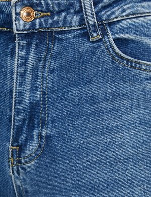 (джинсы) Материал %99 хлопок, %1 эластан Параметры модели: рост: 178 cm, грудь: 80, талия: 58, бедра: 89 Надет размер: 27/32