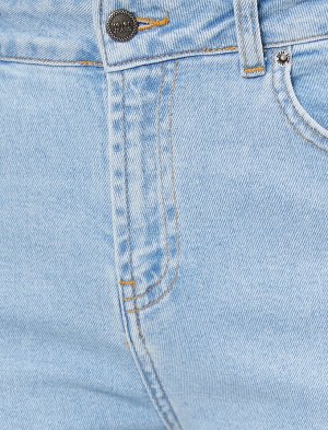(джинсы) Материал %98 хлопок, %2 эластан Параметры модели: рост: 180 cm, грудь: 87, талия: 60, бедра: 90 Надет размер: 27/32