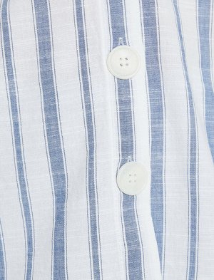 рубашки Материал %100 хлопок Параметры модели: рост: 176 cm, грудь: 82, талия: 61, бедра: 87 Надет размер: 36