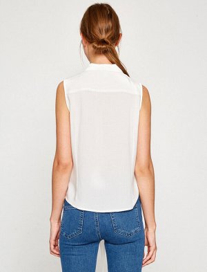 рубашка Материал: %100 вискозыПараметры модели: рост: 179 cm, грудь: 80, талия: 61, бедра: 88 Надет размер: 36