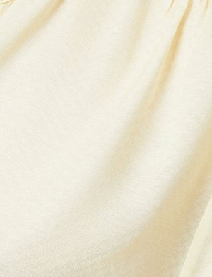 рубашки Материал %100 Вискоз Параметры модели: рост: 179 cm, грудь: 75, талия: 59, бедра: 87 Надет размер: 36