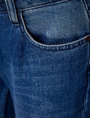 (джинсы) Материал Ana Kumas %100 хлопок Параметры модели: рост: 175 cm, грудь: 80, талия: 59, бедра: 88 Надет размер: 27/32