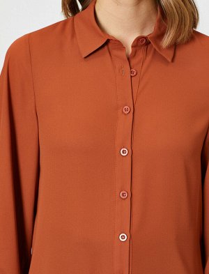 рубашки Материал %100 полиэстер Параметры модели: рост: 177 cm, грудь: 82, талия: 61, бедра: 88 Надет размер: 36