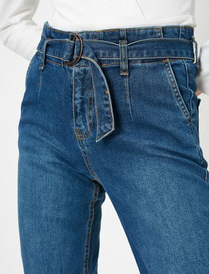 (джинсы) Материал %99 хлопок, %1 эластан Параметры модели: рост: 180 cm, грудь: 75, талия: 63, бедра: 91 Надет размер: 27/32