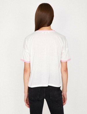 футболки Материал Ana Kumas %100 полиэстер Параметры модели: рост: 175 cm, грудь: 85, талия: 60, бедра: 86 Надет размер: S
