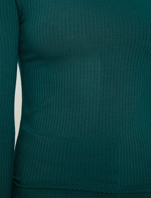 футболки Материал %95 Вискоз, %5 эластан Параметры модели: рост: 178 cm, грудь: 83, талия: 60, бедра: 89 Надет размер: S