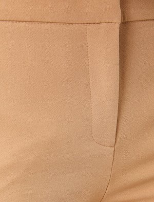 брюки Материал %92 полиэстер, %8 эластан Параметры модели: рост: 178 cm, грудь: 80, талия: 58, бедра: 89 Надет размер: 36
