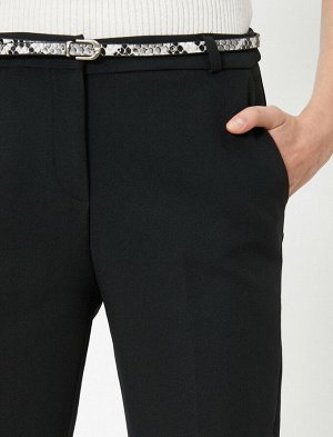 брюки Материал %92 полиэстер, %8 эластан Параметры модели: рост: 177 cm, грудь: 85, талия: 59, бедра: 88 Надет размер: 36
