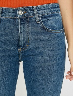 (джинсы) Материал %100 хлопок Параметры модели: рост: 176 cm, грудь: 84, талия: 61, бедра: 89 Надет размер: 27/32