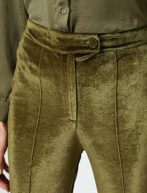 брюки Материал %95 полиэстер, %5 эластан Параметры модели: рост: 177 cm, грудь: 82, талия: 61, бедра: 88 Надет размер: 36
