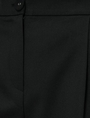 брюки Материал Ana Kumas %65 полиэстер | %32 Вискоз | %3 эластан Параметры модели: рост: 176 cm, грудь: 77, талия: 60, бедра: 91 Надет размер: 36