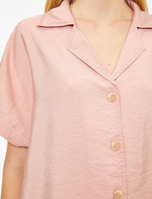 рубашки Материал %70 хлопок, %30 полиэстер Параметры модели: рост: 16 cm, грудь: 86, талия: 60, бедра: 90 Надет размер: 36