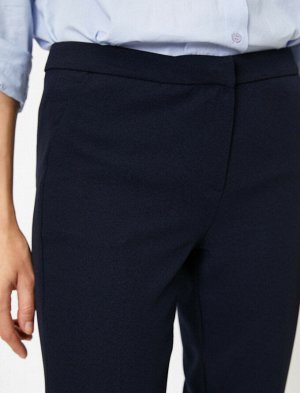 брюки Материал Ana Kumas %92 полиэстер | %8 эластан Параметры модели: рост: 176 cm, грудь: 84, талия: 60, бедра: 90 Надет размер: 36