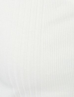 футболки Материал %95 хлопок, %5 эластан Параметры модели: рост: 172 cm, грудь: 85, талия: 61, бедра: 90 Надет размер: S