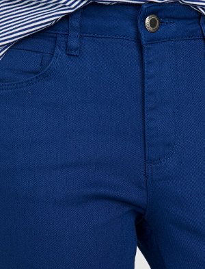 брюки Материал %64 хлопок, %33 полиэстер, %3 эластан Параметры модели: рост: 175 cm, грудь: 80, талия: 59, бедра: 88 Надет размер: 36