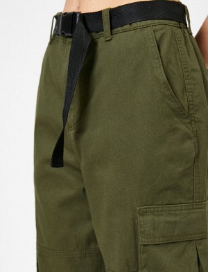 брюки Материал %100 хлопок Параметры модели: рост: 179 cm, грудь: 82, талия: 59, бедра: 89 Надет размер: 36