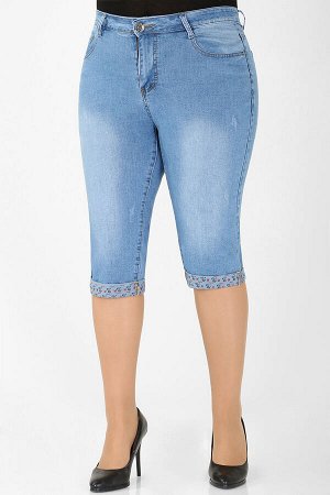 Капри джинсовые ниже колена с отворотом