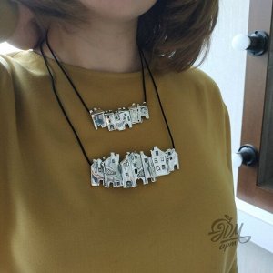 Колье "Пять домиков средние"