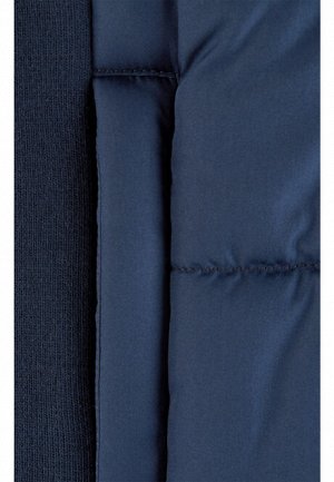Утеплённый стёганый жилет для мужчины, цвет синий