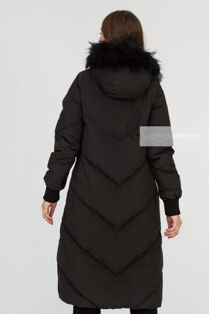 Женское текстильное пальто на натуральном пуху с отделкой трикотажем и мехом енота