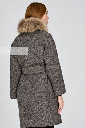 Женское пальто текстильное с текстильным поясом с отделкой мехом енота