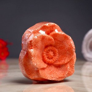 Шипучая бомбочка "Цветок" с ароматом клубники, красная