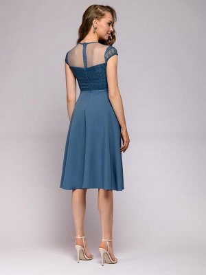 Платье синее длины миди с кружевной отделкой без рукавов