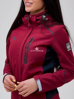 Женская осенняя весенняя ветровка softshell бордового цвета