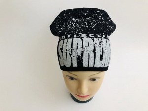 Черная вязаная шапка "Supreme" для детей