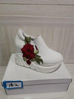 Кроссовки
