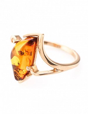 Асимметричное кольцо из золота со вставкой из натурального балтийского коньячного янтаря «Веста», 606208184