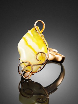 Кольцо из золота со вставкой из натурального медового янтаря «Риальто», 006204018