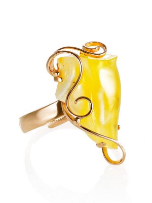 Изысканное кольцо из золота с натуральным пейзажным янтарём «Риальто», 006204016