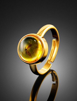 Лаконичное кольцо из позолоченного серебра и янтаря с инклюзом «Клио», 910007241
