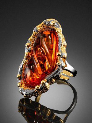 Оригинальное кольцо «Версаль» из золоченного серебра и коньячного янтаря, 010002391